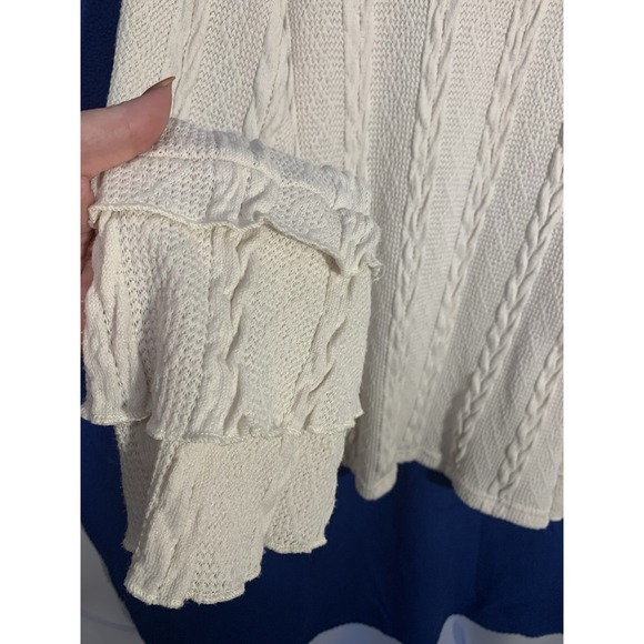 Doe & Rae Women's Sweater, beige, Size L, Cable Knit ruffled cuffs long sleeve - Picture 6 of 9